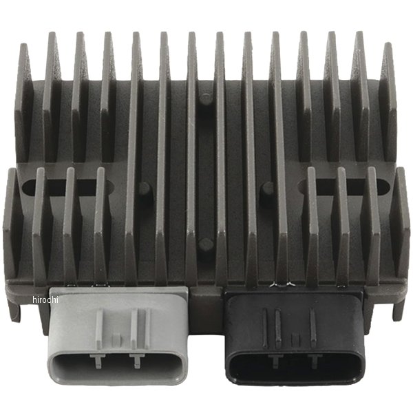 電圧レギュレータ