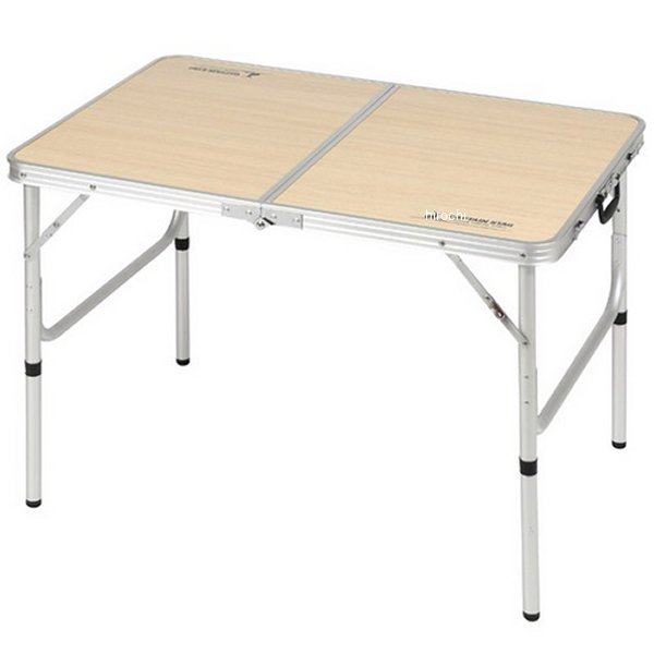 ジャストサイズ ラウンジチェアで食事がしやすいテーブル S