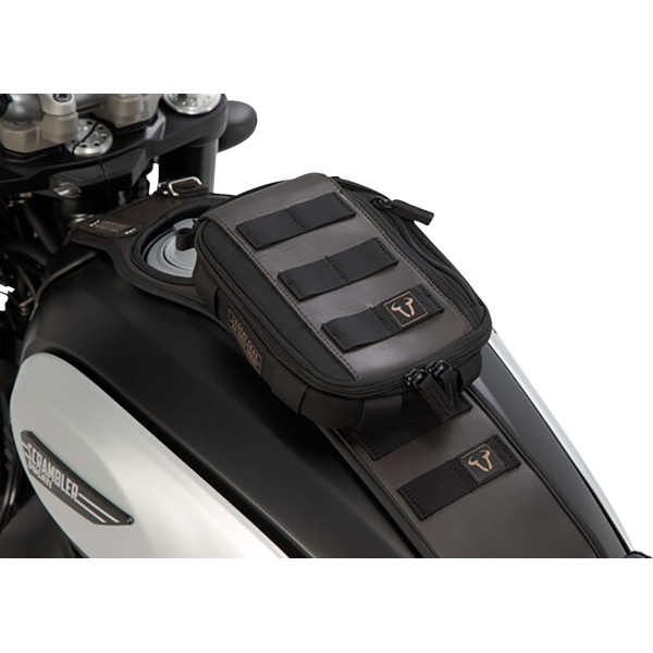 Legend Gear タンクストラップシステム LA2 トライアンフ