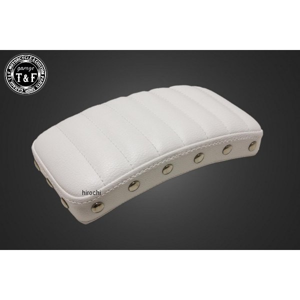 スタッド付きアンティークピリオンシート (タックロール) ホワイト