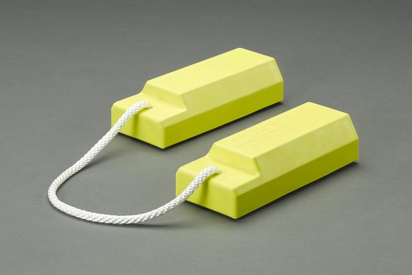 305x127x 83mm ホイールチョーク(ウレタン製/