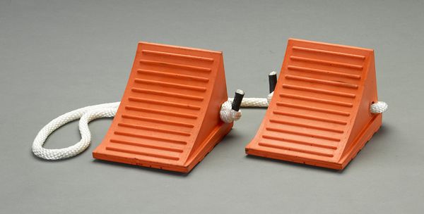 216x191x159mm ホイールチョーク(ウレタン製/