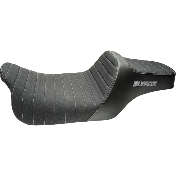 4710B-  Seat Highnoon ClsscStitch Vnyl w/SlpStp SvLgo 08-24 Touring