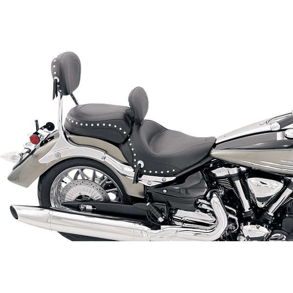 ワイドFLT ソロ シート ドライバーバックレスト、スタッド付き 06年以降 XV1900、XV1900CT