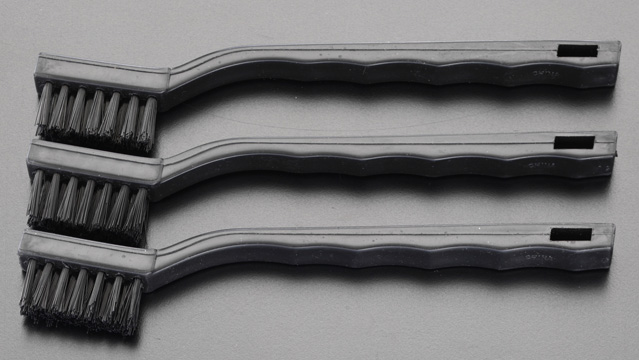 8x180mm 柄付ブラシ(ナイロン製/3本)