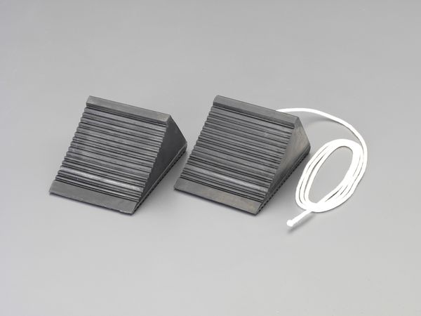 135x100x 66mm ホイールチョーク(2個1組)