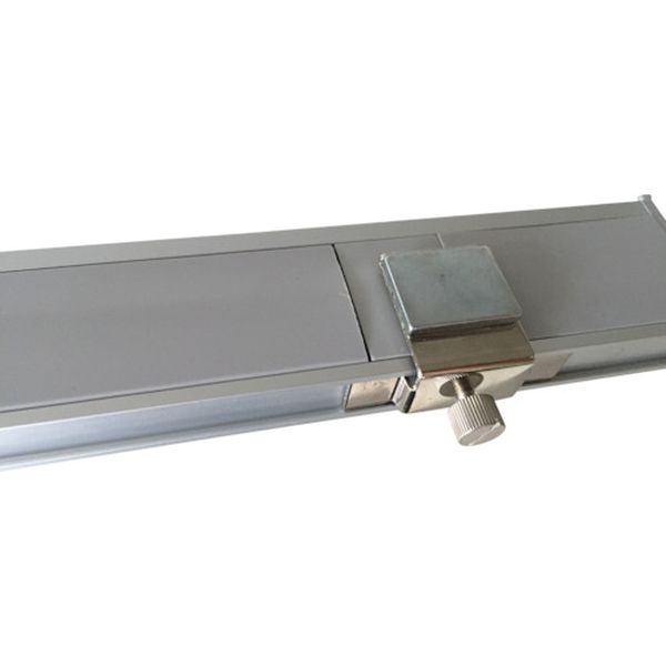 マグネット金具