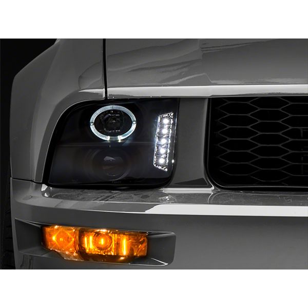 05-09 Ford Mustang Excluding GT500 LED Halo Projector Headlights- Blk Housing (Clear Lens)